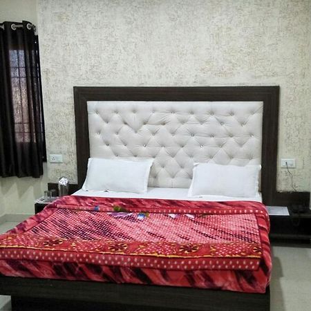 R.S Hotel & Restaurant Amritsar Exterior photo