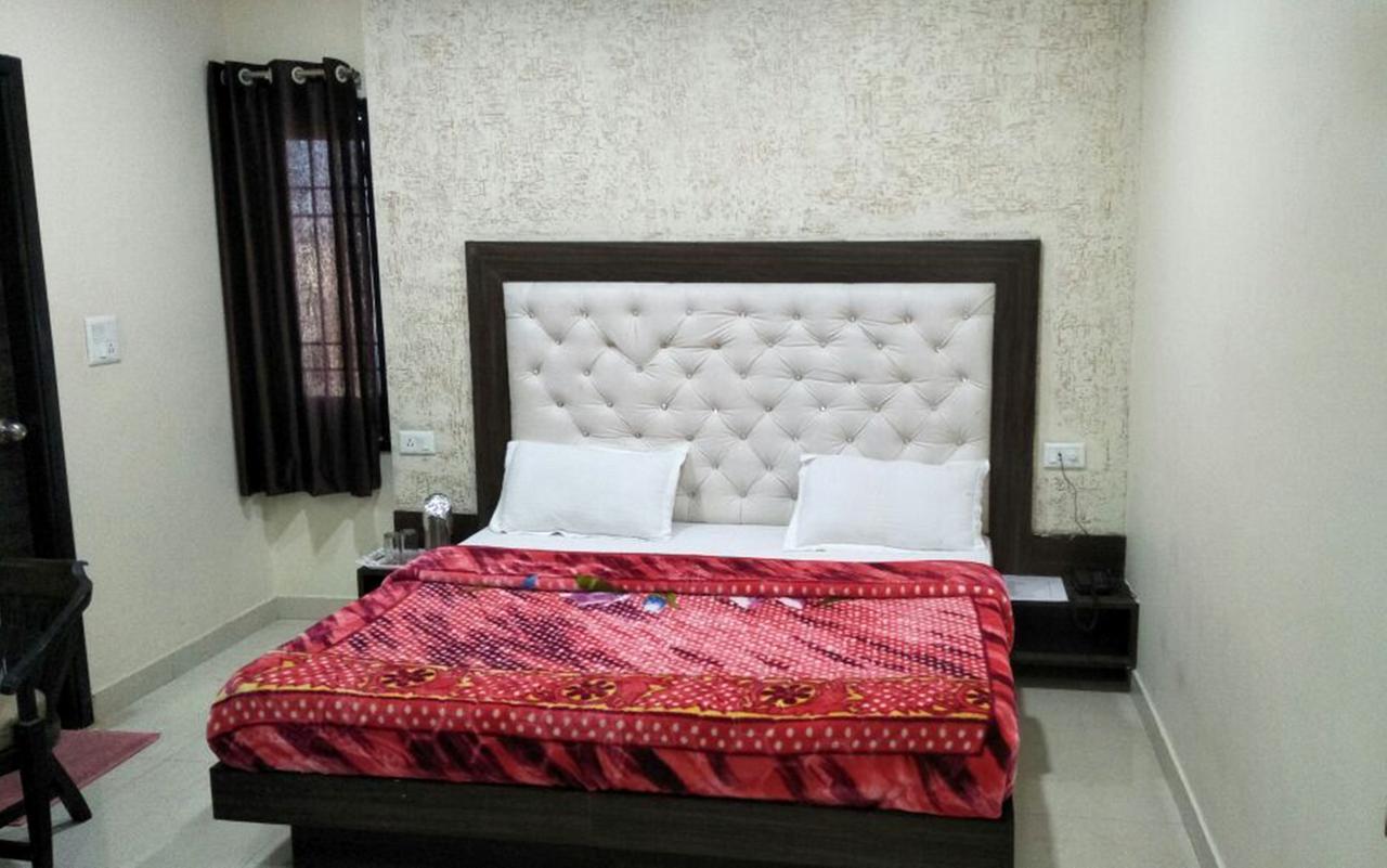 R.S Hotel & Restaurant Amritsar Exterior photo