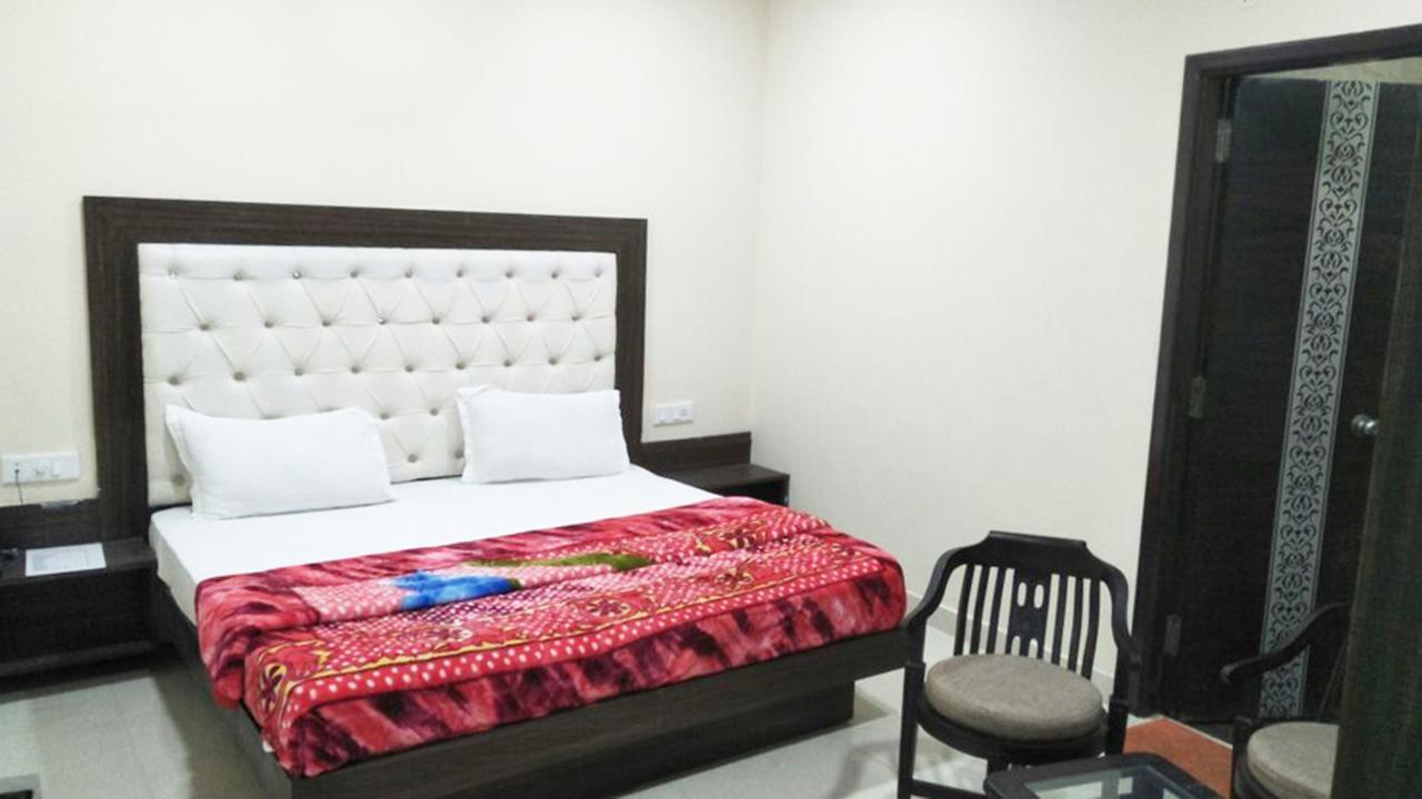 R.S Hotel & Restaurant Amritsar Exterior photo